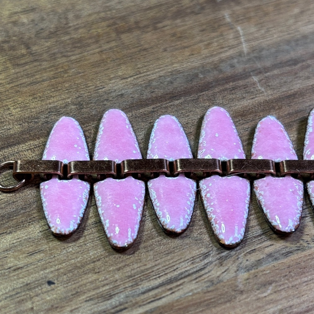 Matisse pink enameled copper bracelet - Picture 3 of 11